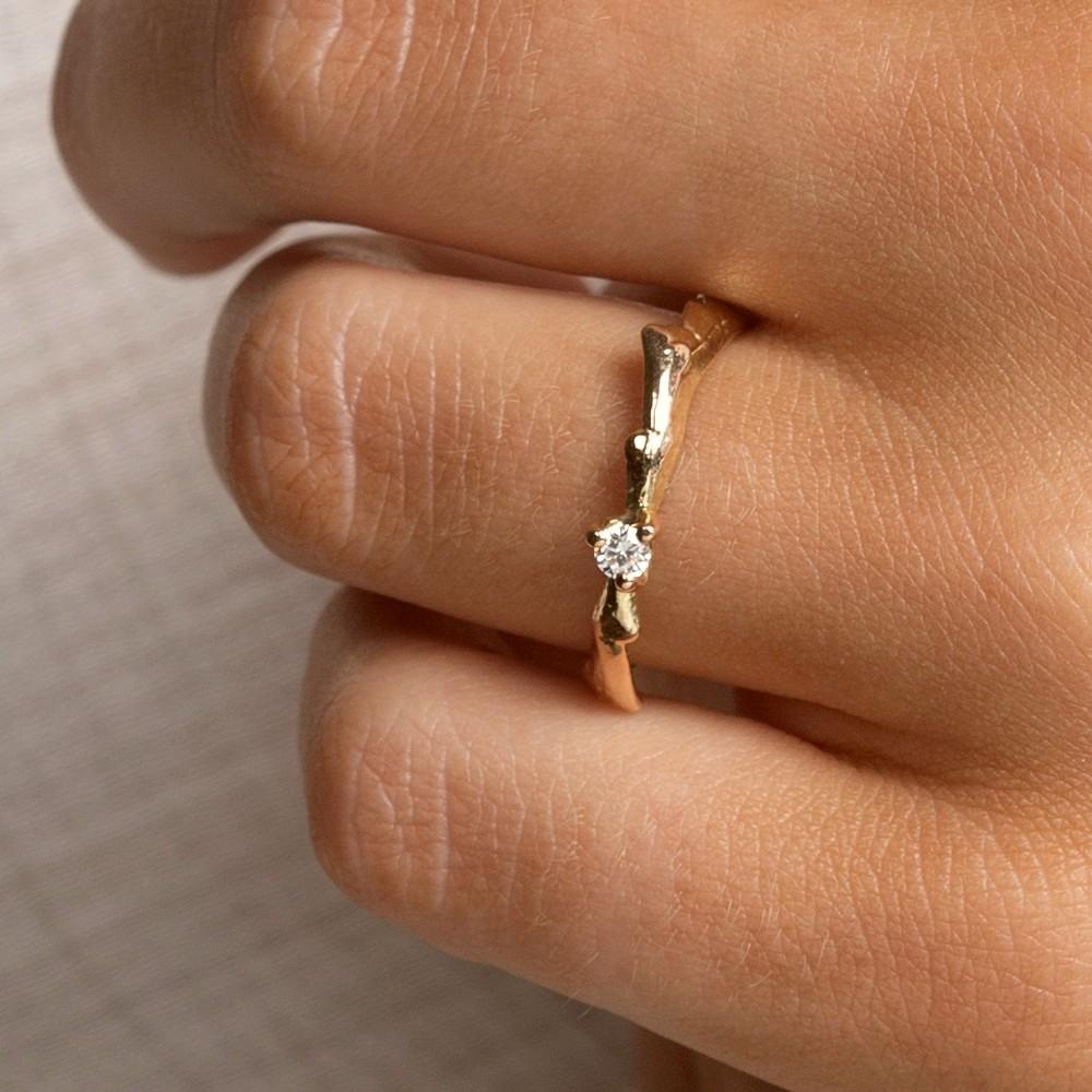 AURUM Icelandic Jewelry - Kolga Wedding Ring with Lab Grown Diamond - Closeup