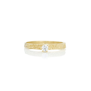 Women's diamond ring